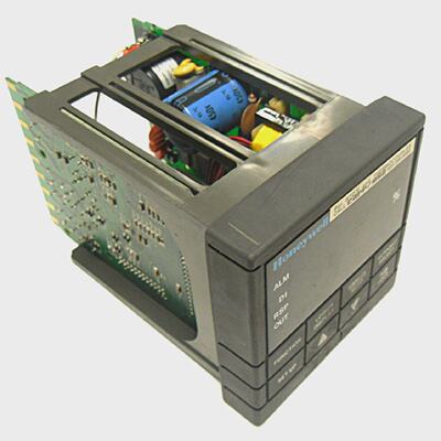 CONTROLADOR HONEYWELL DC330BEE20320000000000