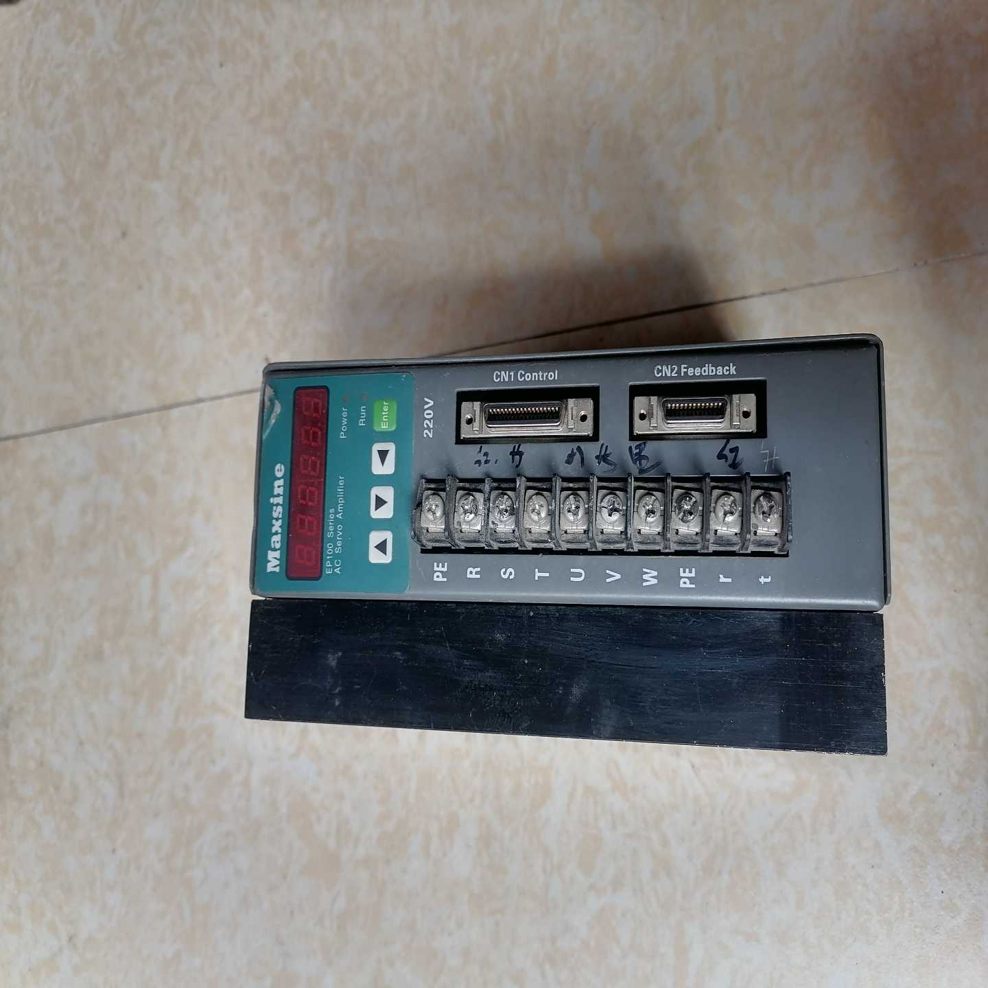EP100B-3AW迈信驱动器，接线端子破损。询价