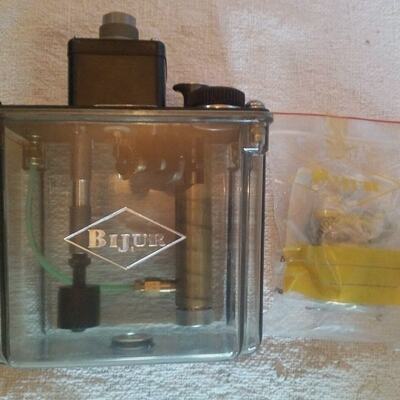 NEW BIJUR D3091 RESEROIR LUBRICATION PUMP 230V AC