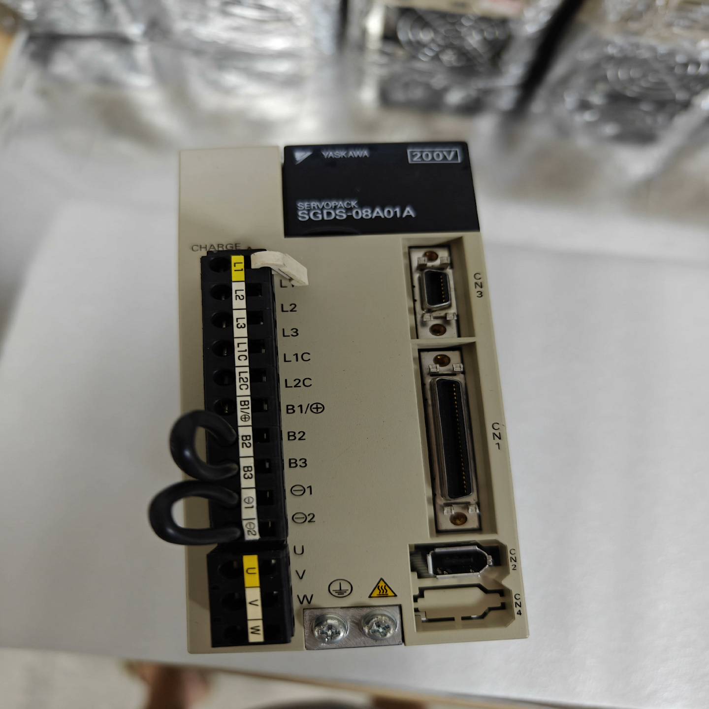 SGDS-08A01A安川驱动器包装齐全，实物图询价