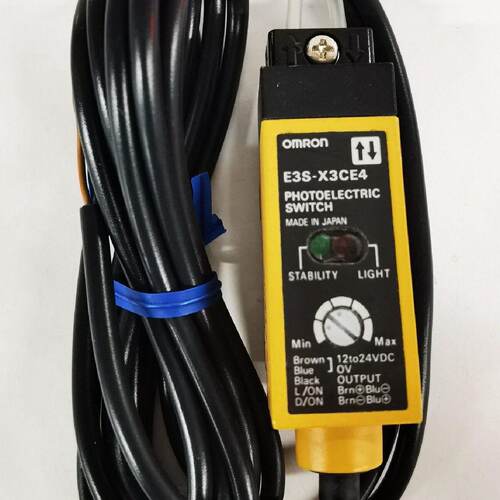 原装欧姆龙传感器E3SX3CE4全新未用光纤放大器实议价