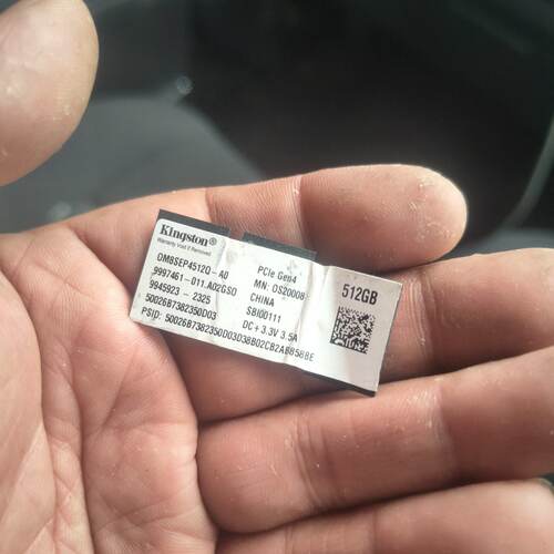 Kingston 512GB PCIe Gen4 固态硬盘，议价