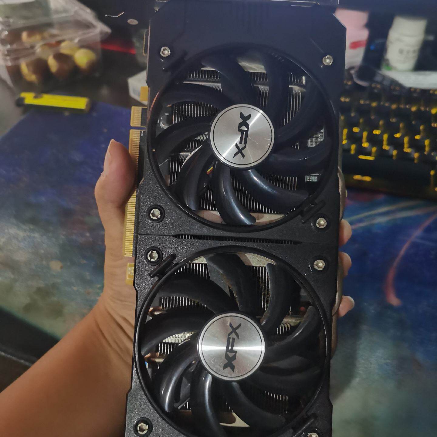 R9 370X 真实4GD5显卡  成色见图。。正常使用。议价