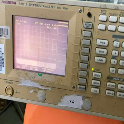 出爱德万R3131A3G频谱分析仪一台，开机显示见图片，只--议价商品