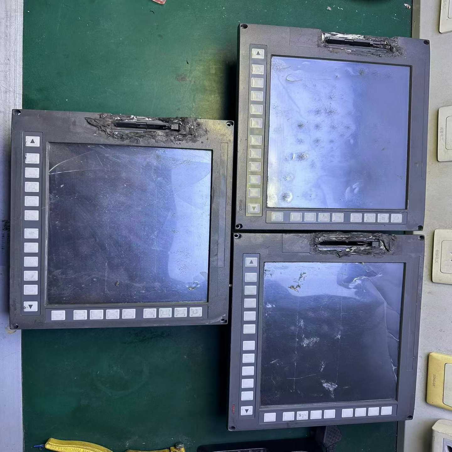 发那科屏A02B-0303-C084，两张触摸外膜破损，一张-询价客服