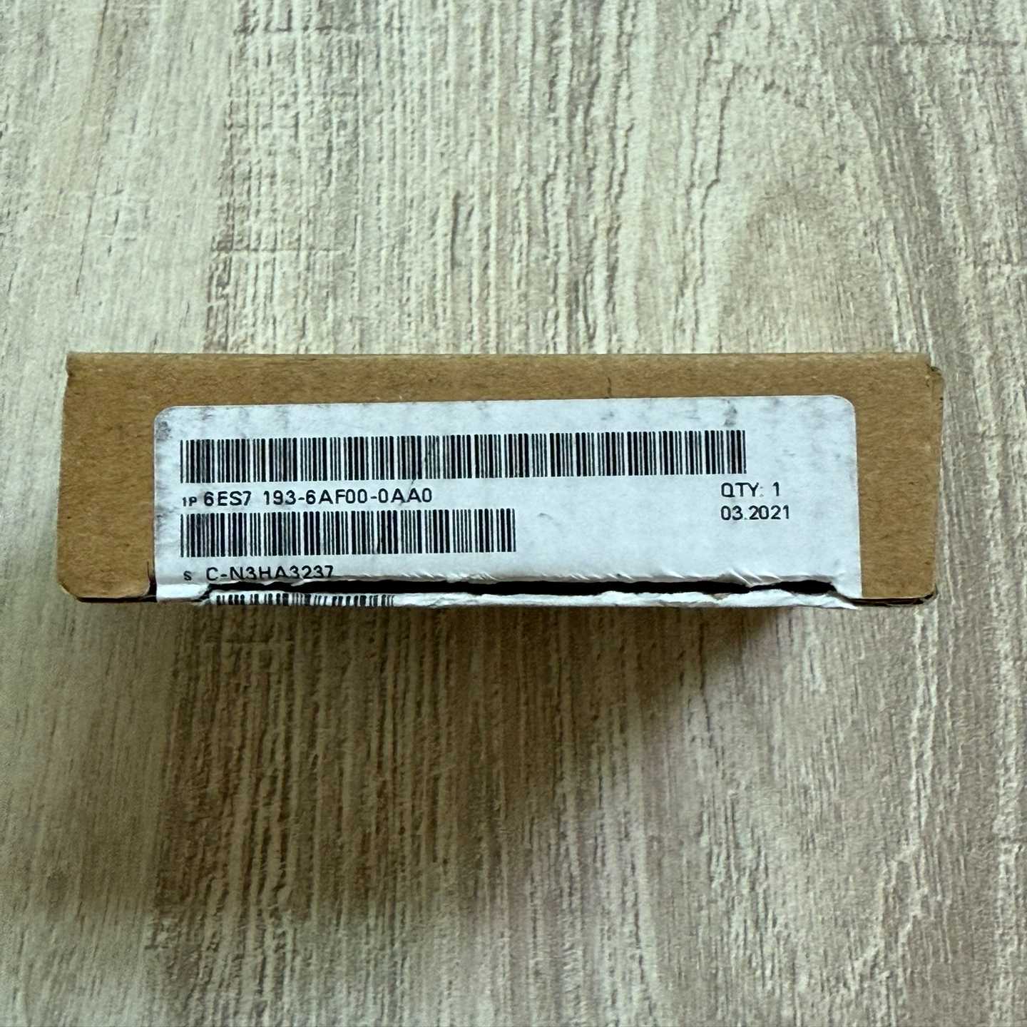 总线适配器，型号6ES7193-6AF00-0AA0询价