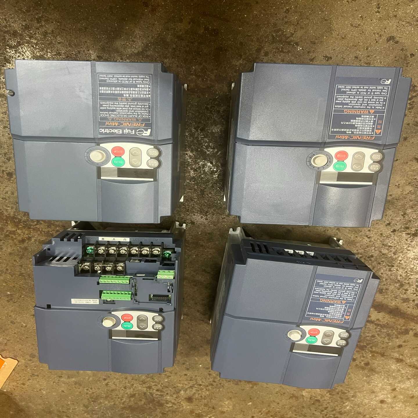 富士C1S变频器3.7KW，实物拍摄，成色漂亮，功能完好没修--议价商