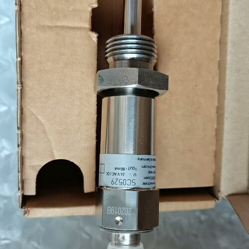 议价易福门流量传感器SC0529如图所示