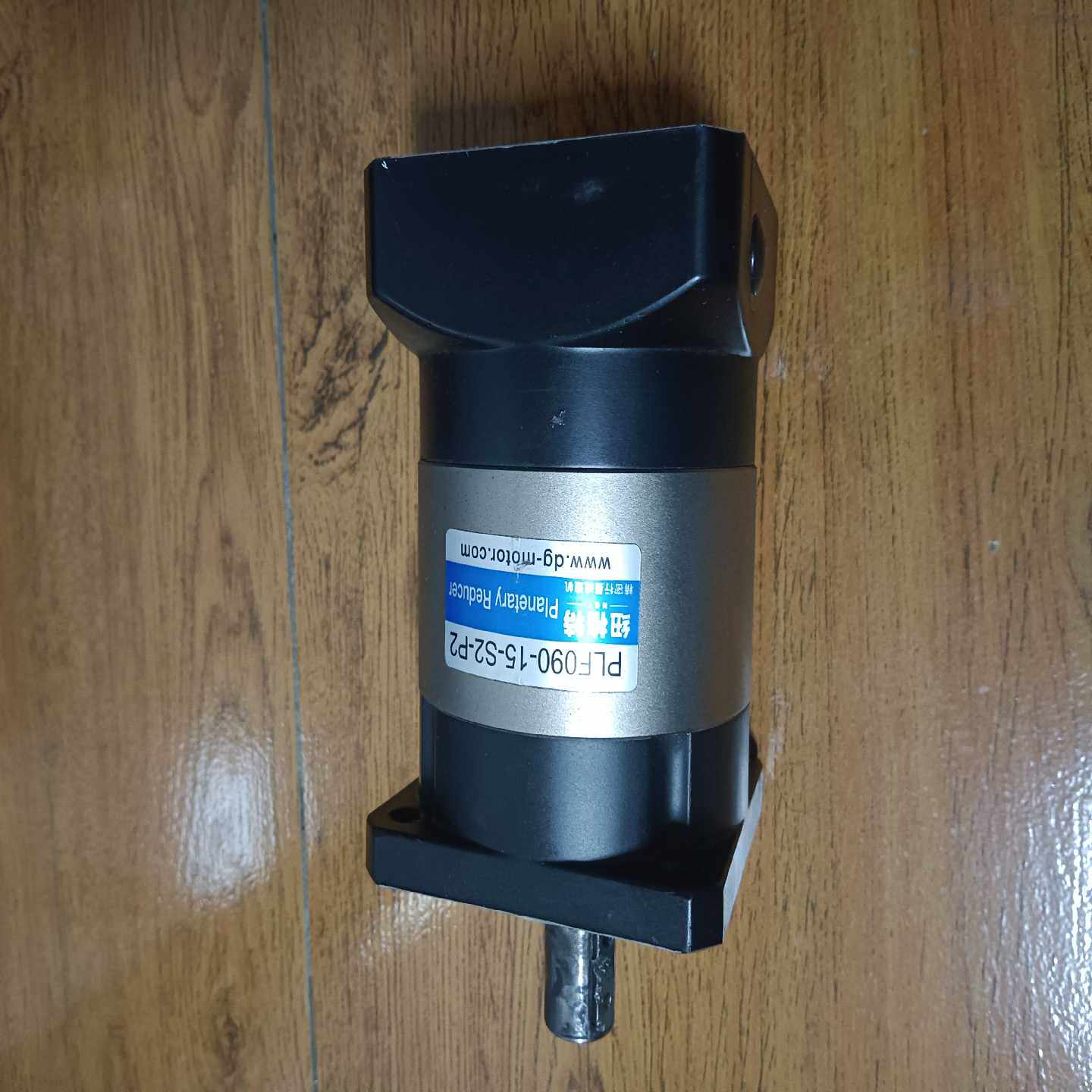 议价750W精密行星减速机，比速1：10／5，轴直径20mm，螺