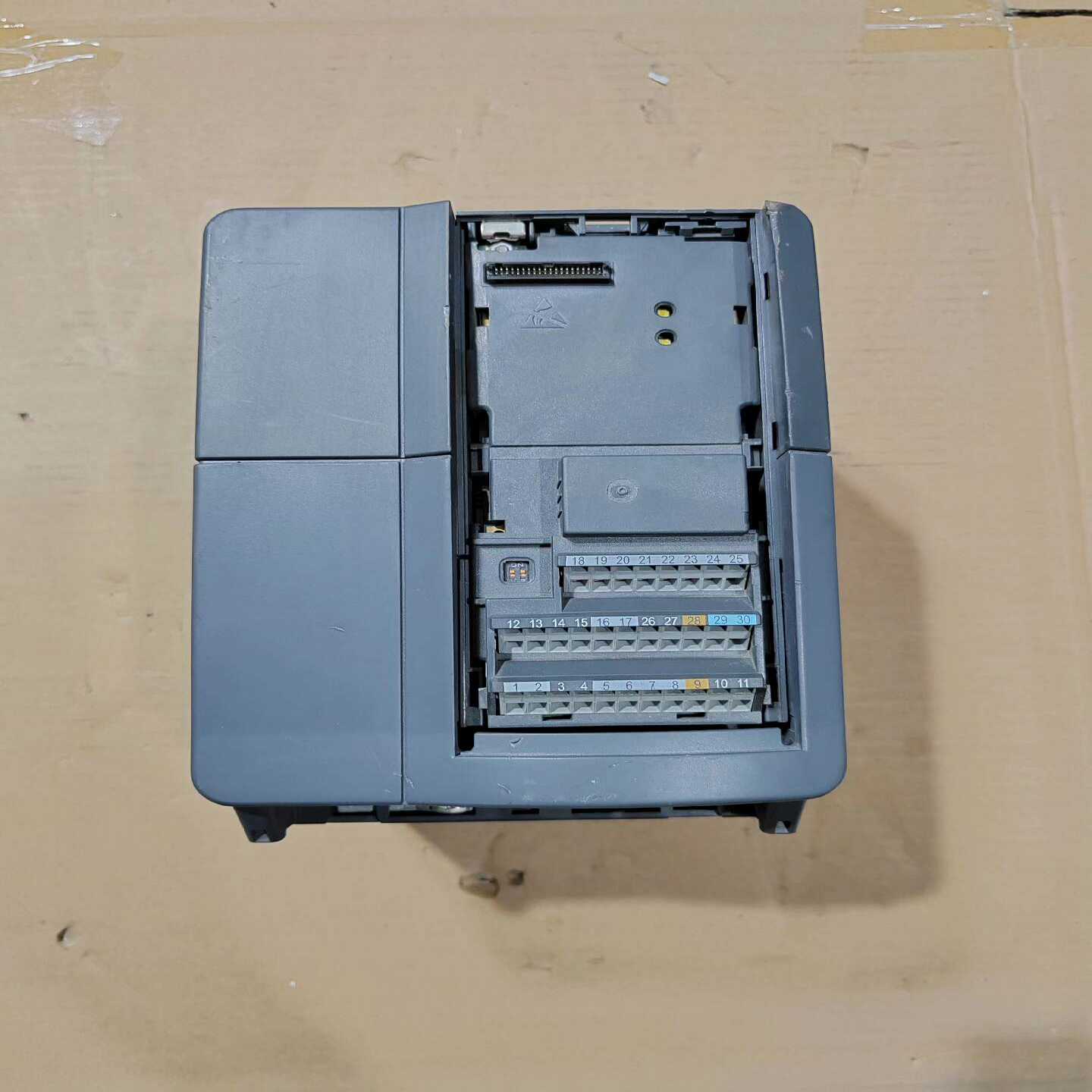 西门子变频器3KW，6SE6440-2UD23-0BA1，原