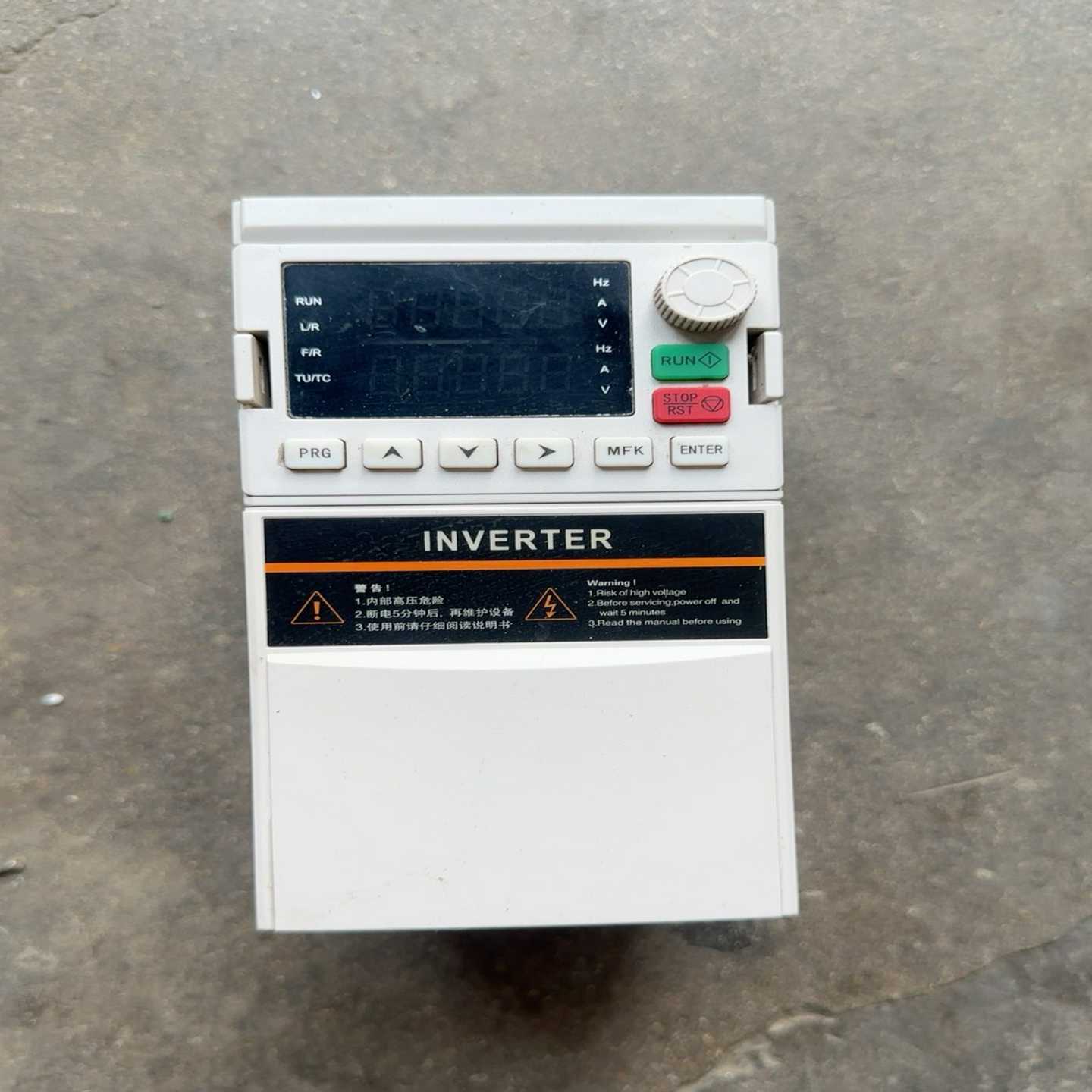 简单通用型变频器，YD500-2R2G-4T实物图功能包询价