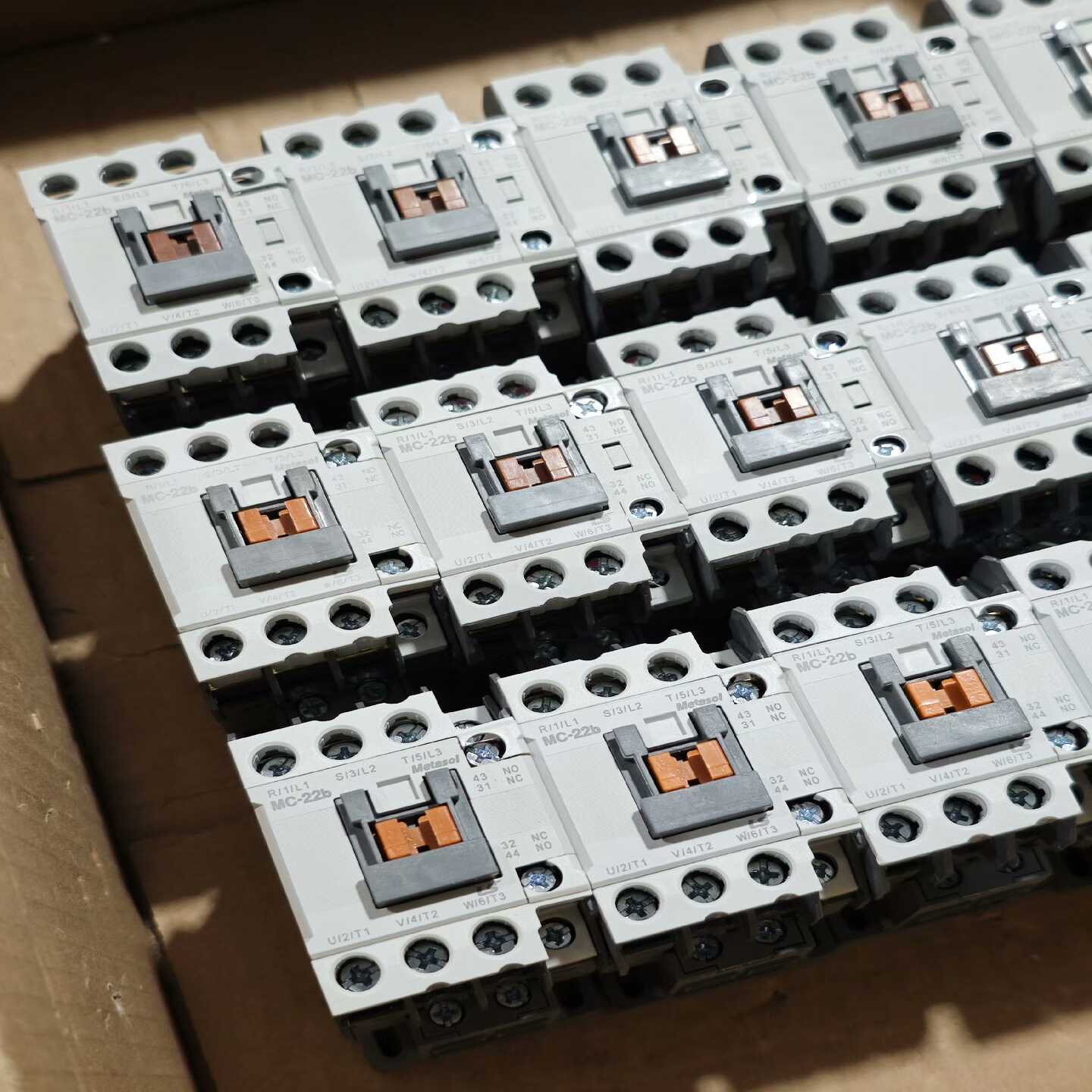 议价产电M-22b交流接触器线圈电压220v拆现货/维修