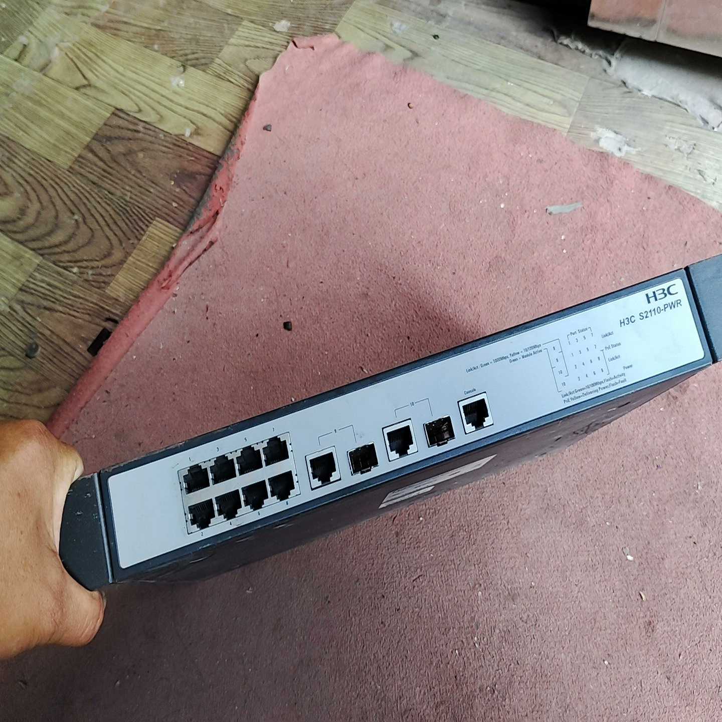 H3cS2110以太网交换机，功能正常使用，外观有使用磨损，--议价商