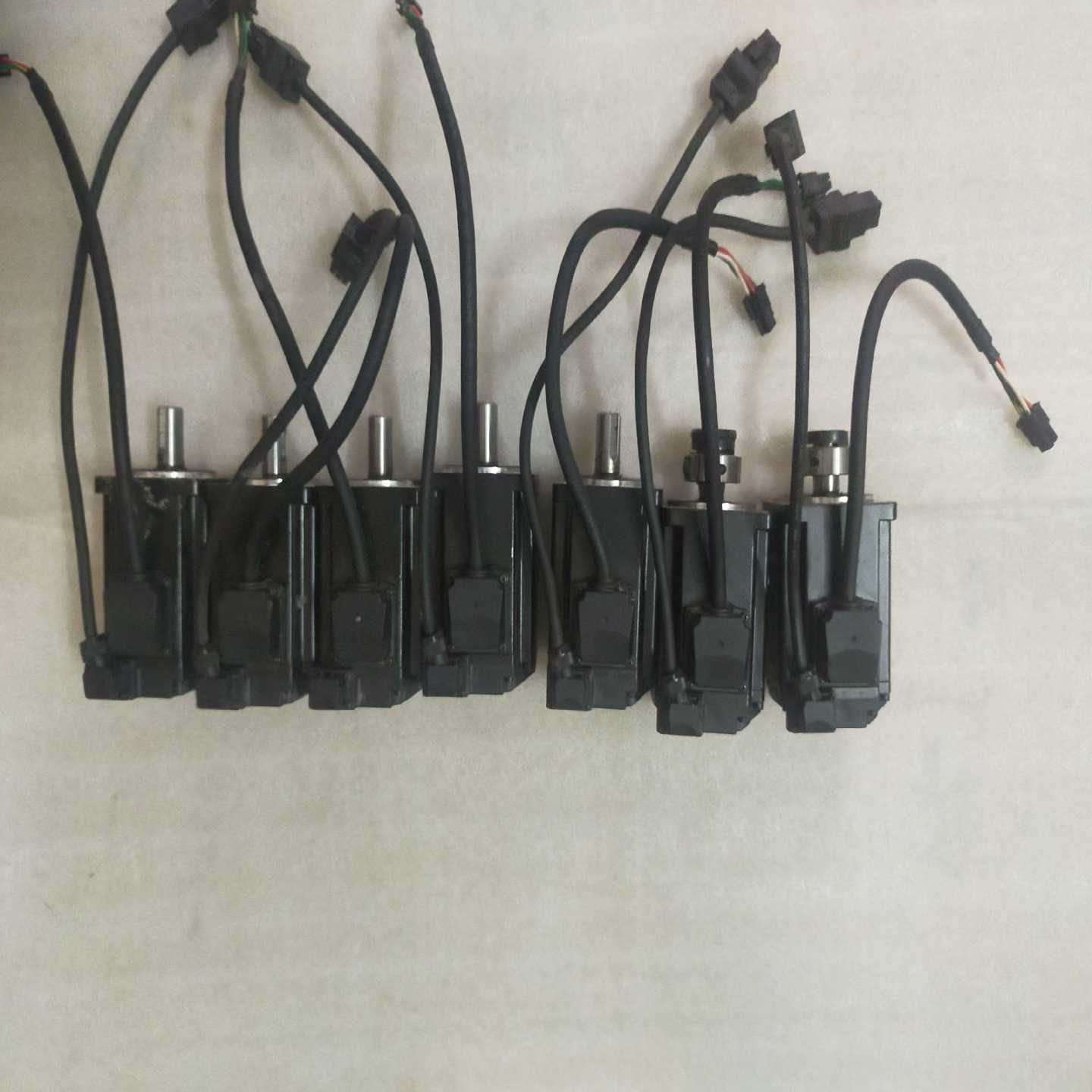 台达B3-400w伺服马达，ECM-B3M-C20604RS【鑫鑫商铺】