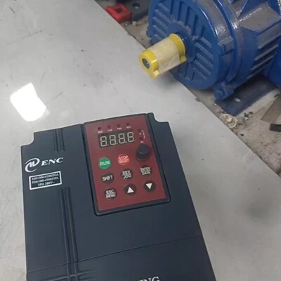 寻易能变频器2.2KWEDS10004T0022AB成色