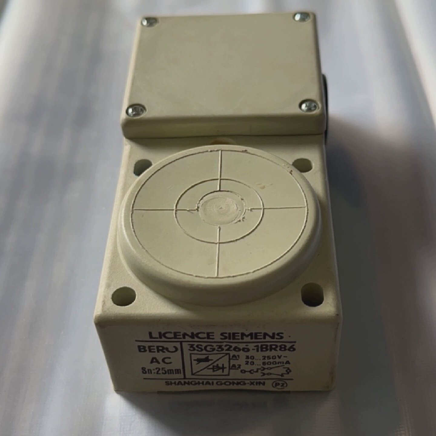 上海第二机床电器厂无触点接近开关晶体管传感器3SG3266-1BR86