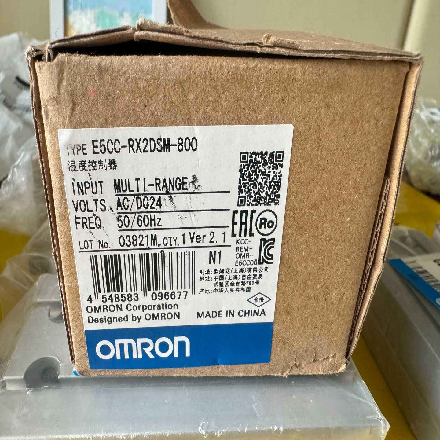 温度控制器E5CC-QX2DSM-800实物图片适用