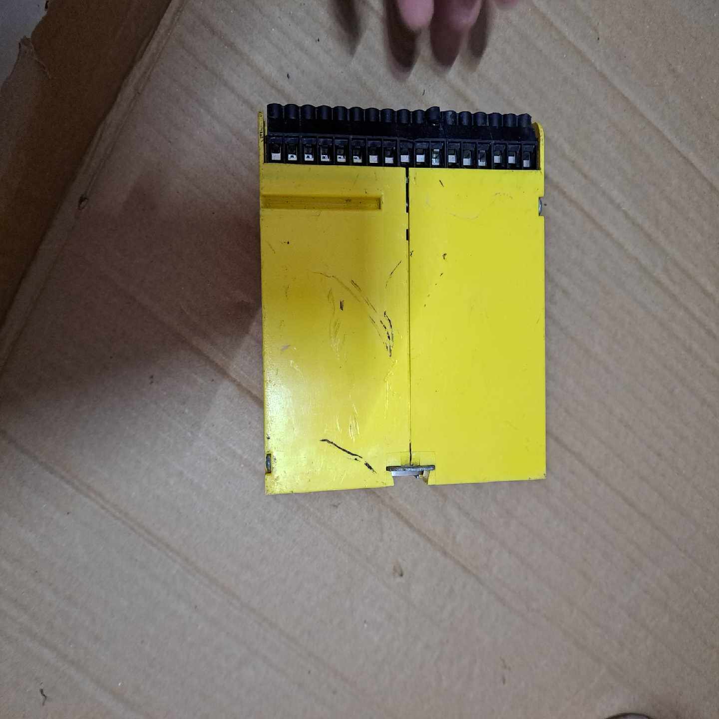 基恩士KV-AM40V 模拟模块，实物图片，条码处理~询价