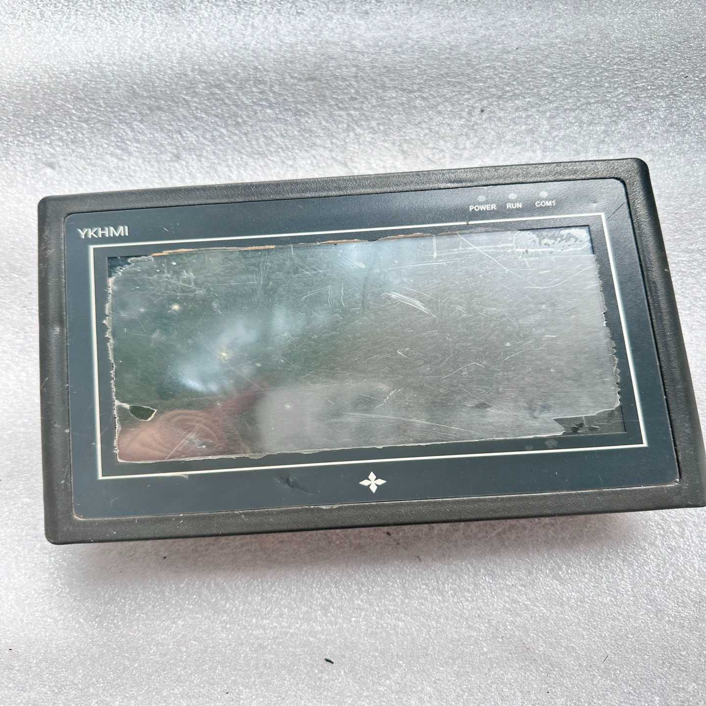 议价中达优控触摸屏MM-40MR-12MT-700-KF拆机