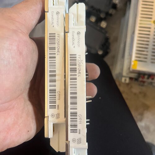 英飞凌IGBT模块FF225R12ME4成色如图-询