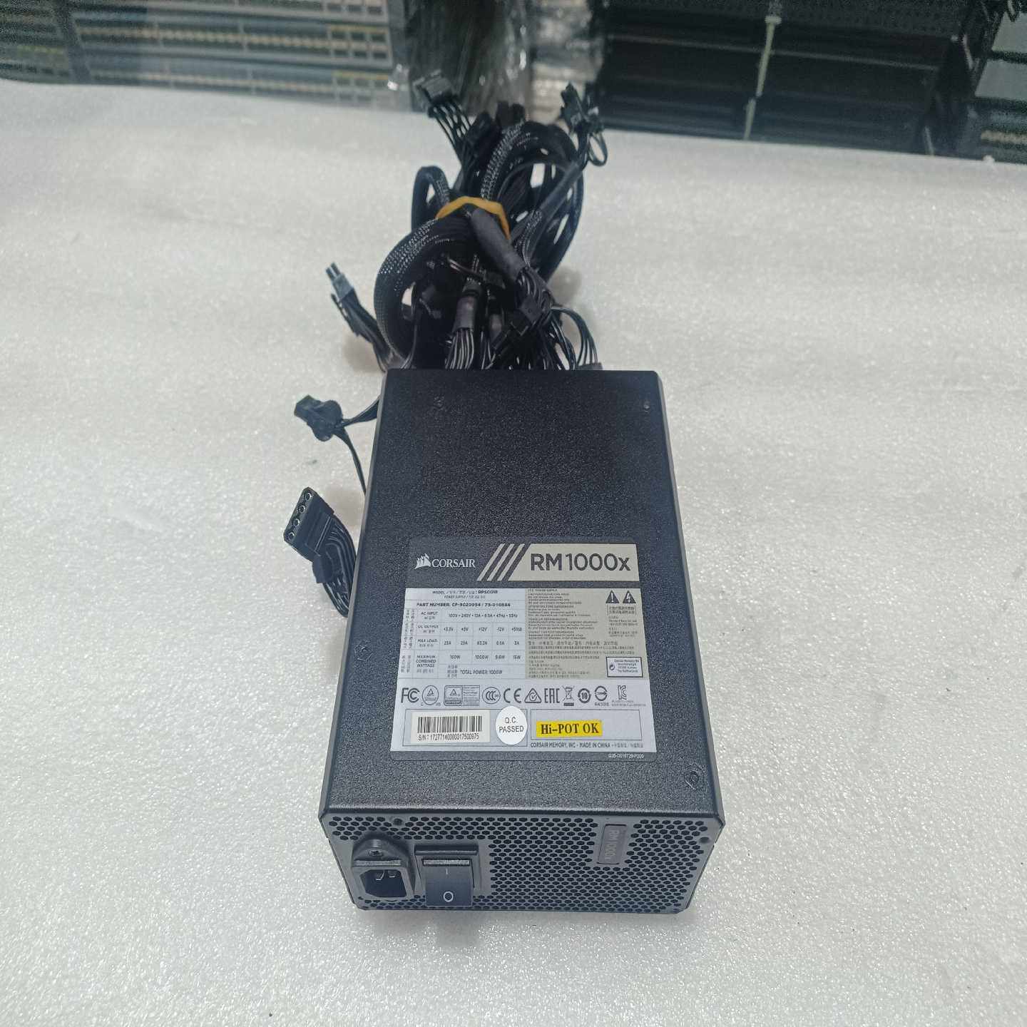 海盗船 RM1000X 额定1000W电源