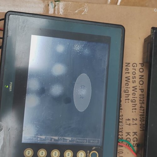 寻拆机富士触摸屏2台型号TS2060通电如下图进雨水
