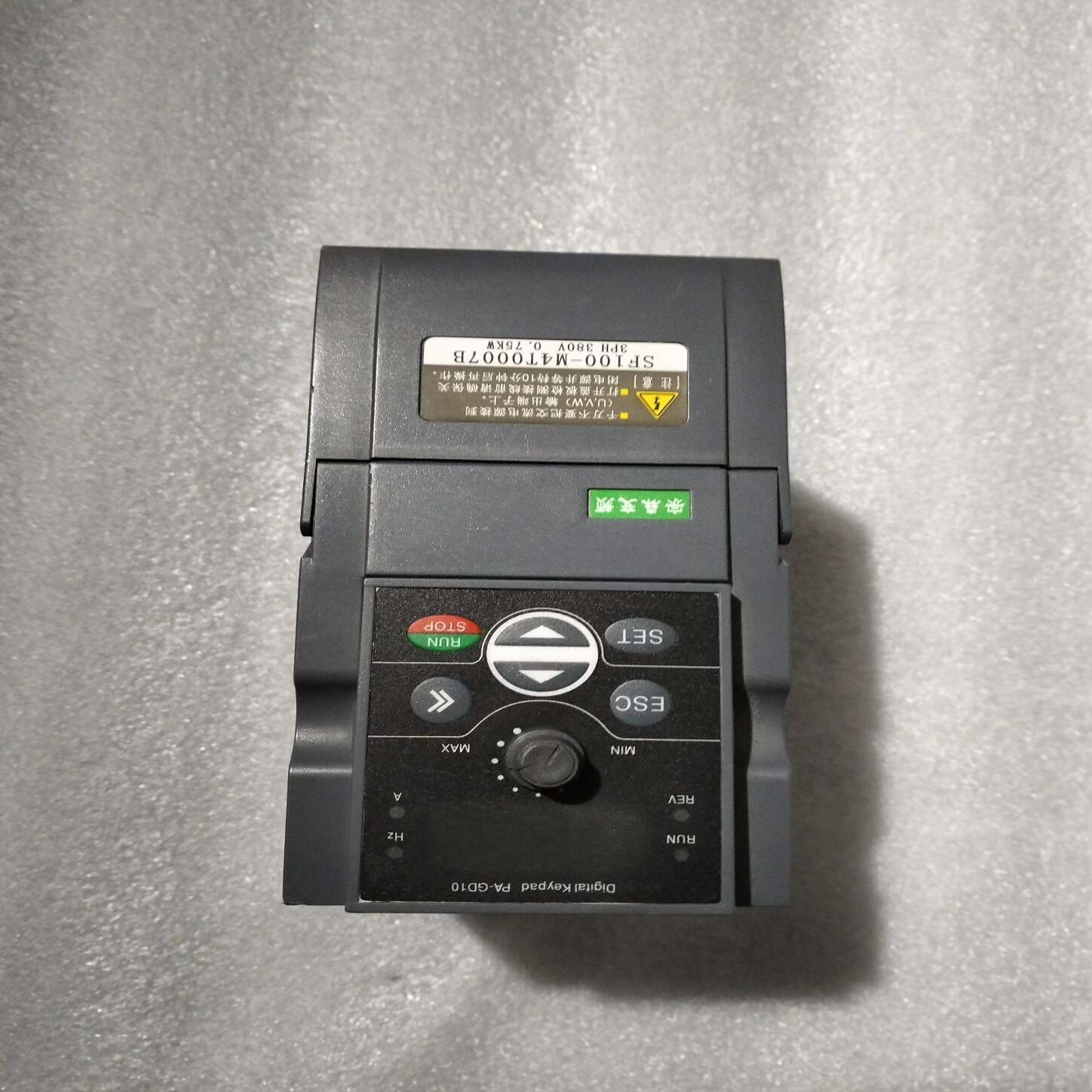 【议价】二手拆机协林变频器SF100一M4T0007B