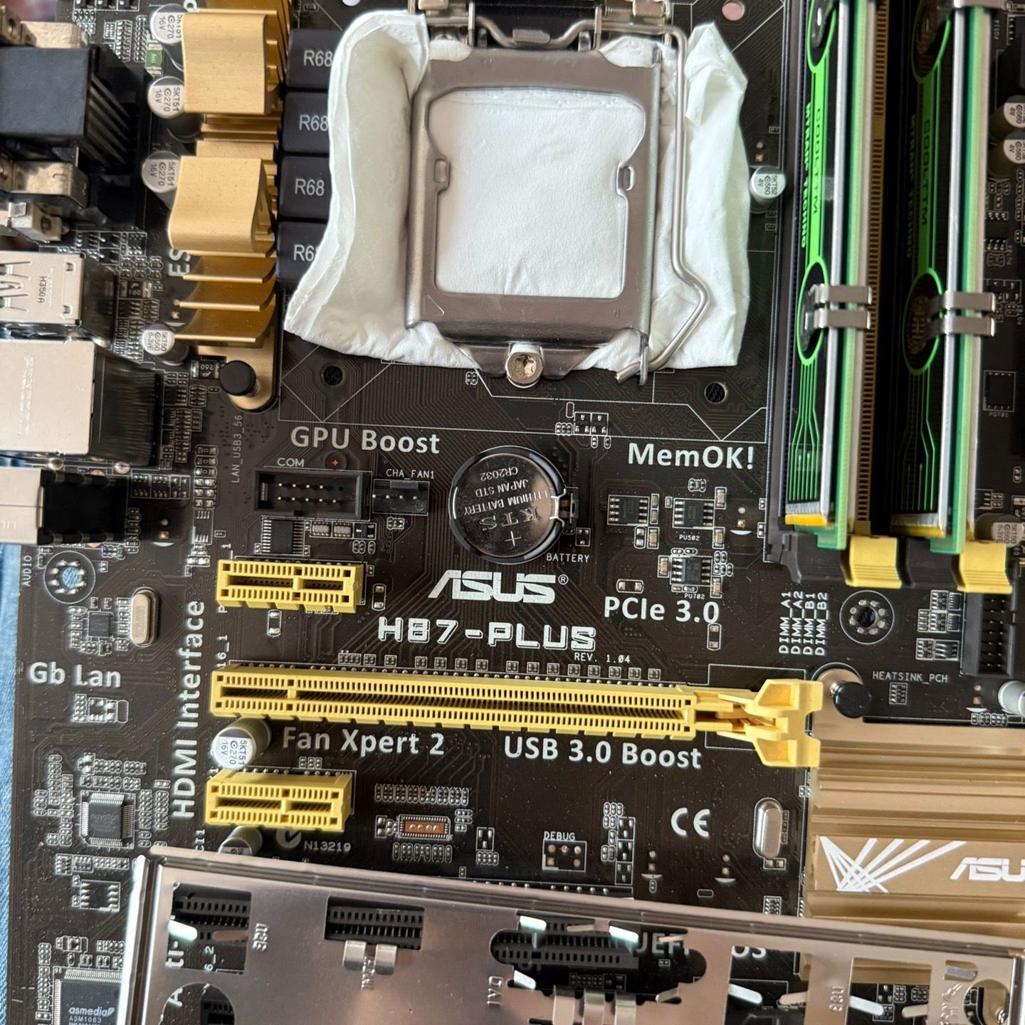 华硕 P8Z77-V LX  1155针  DDR3内存--议价商品
