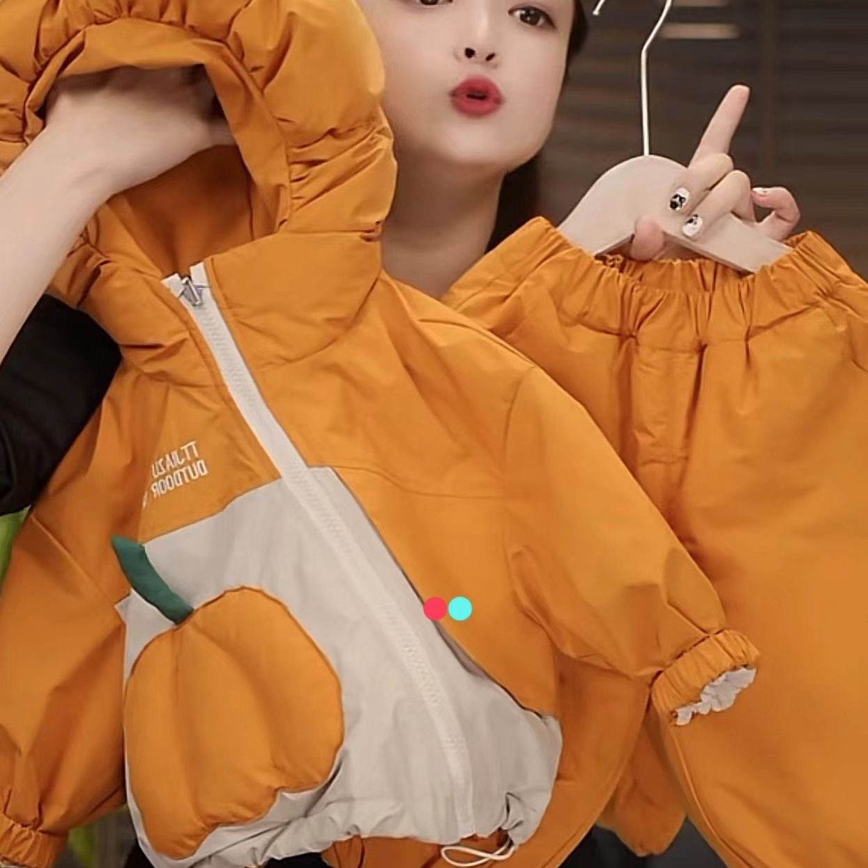 男女童冬季夹棉套装棉服秋冬新款女宝中小童洋气冲锋衣冬装两件套