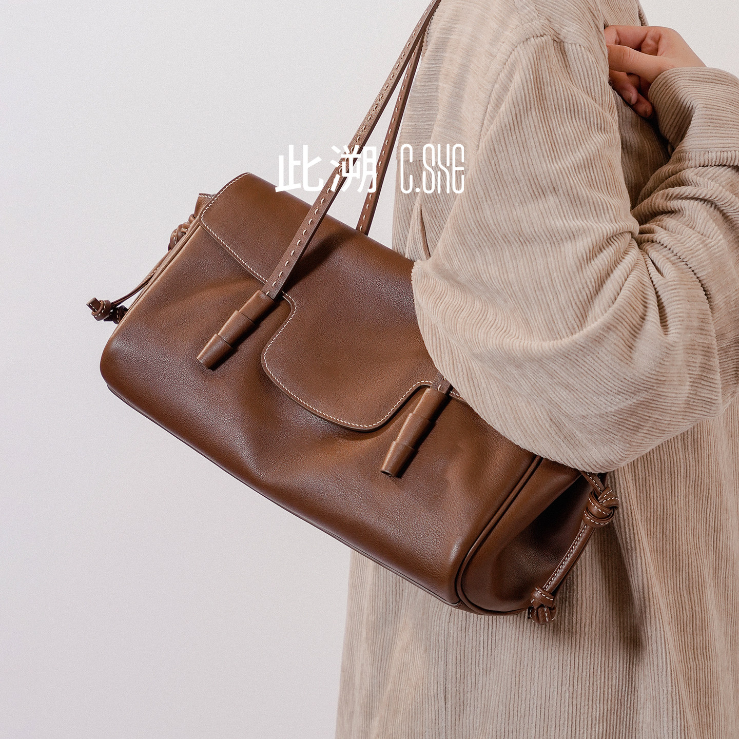 此溯头层植鞣牛皮法棍包女复古设计真皮女包手提单肩腋下枕头包软