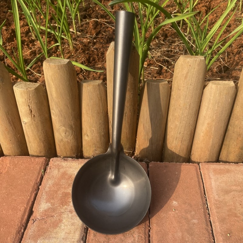 精品特厚黑铁勺送木柄建筑神器瓦工贴砖挖灰土家用喂猪勺子水舀子