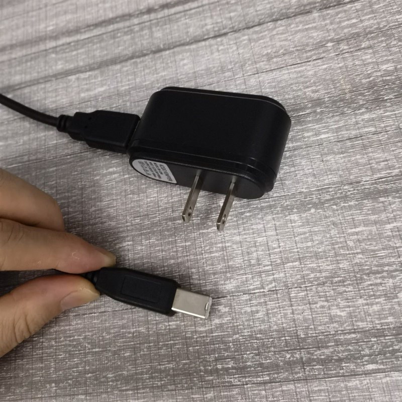 适用WEIGHT跨越速运物流秤快递叉车秤台秤电子秤5V 1A方孔充电器