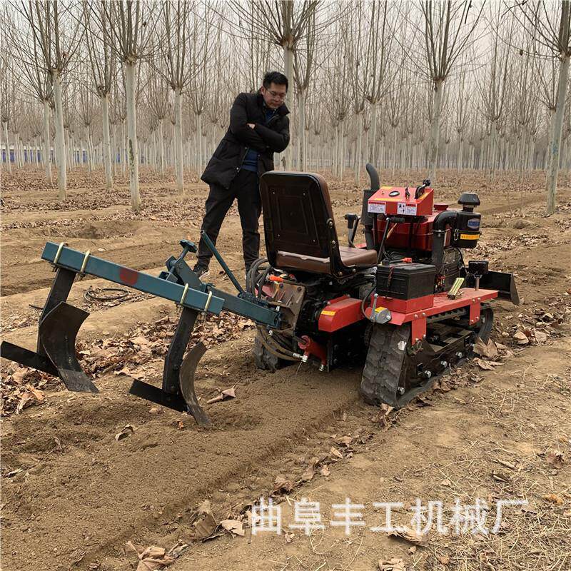 小型四驱履带式微耕机 多功能旋耕机 座驾式耕田耕地翻土机