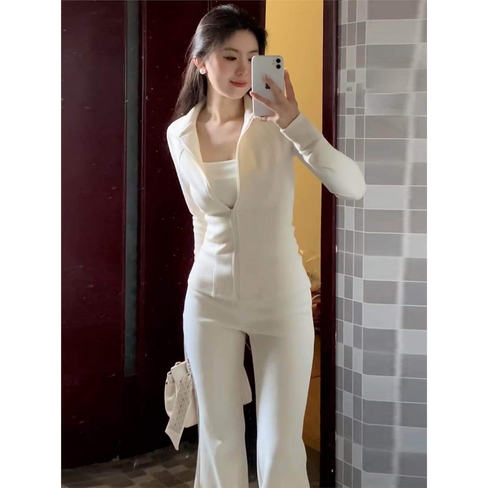 白色休闲运动瑜伽服套装女2025新款立领外套喇叭裤早秋穿搭一整套