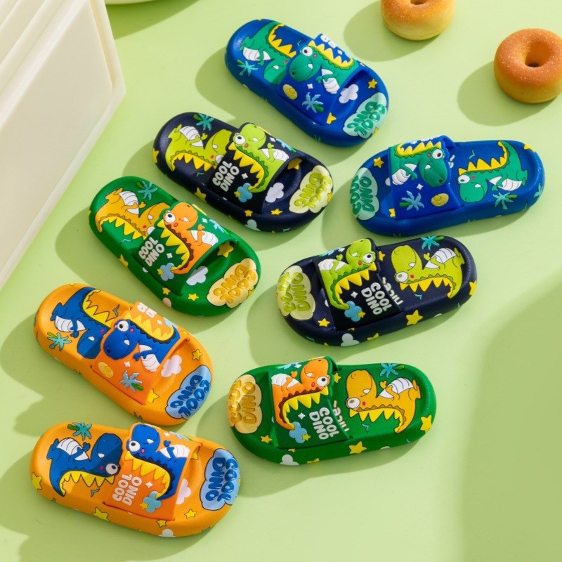 儿童拖鞋夏季新款卡通恐龙男童可爱软底家居沙滩洗澡防滑凉拖新款