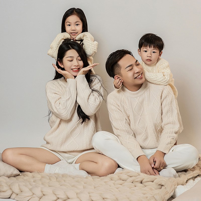亲子装白色麻花毛衣影楼主题摄影服装过年新年亲子服一家四口拍照