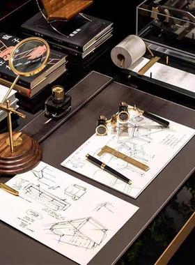 现代样板间书房书桌文具写字垫打字机放大镜墨水装饰品摆件组合