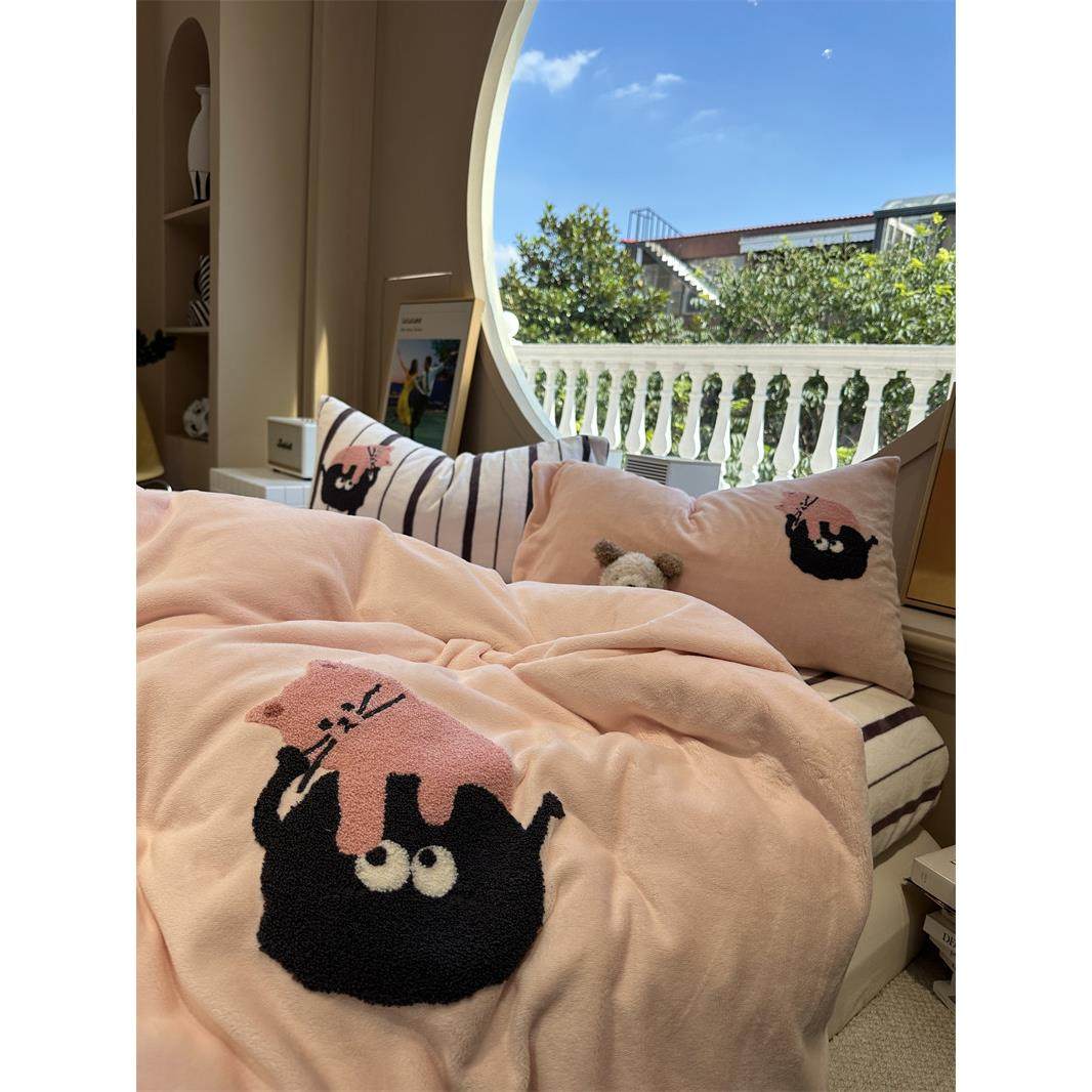 ins保暖双面牛奶绒毛巾绣小煤球粉嫩四件套1.5m1.8加厚法兰绒秋冬,床上用品,床品套件/四件套/多件套,淘宝优惠券,粉丝福利购,淘宝优惠卷