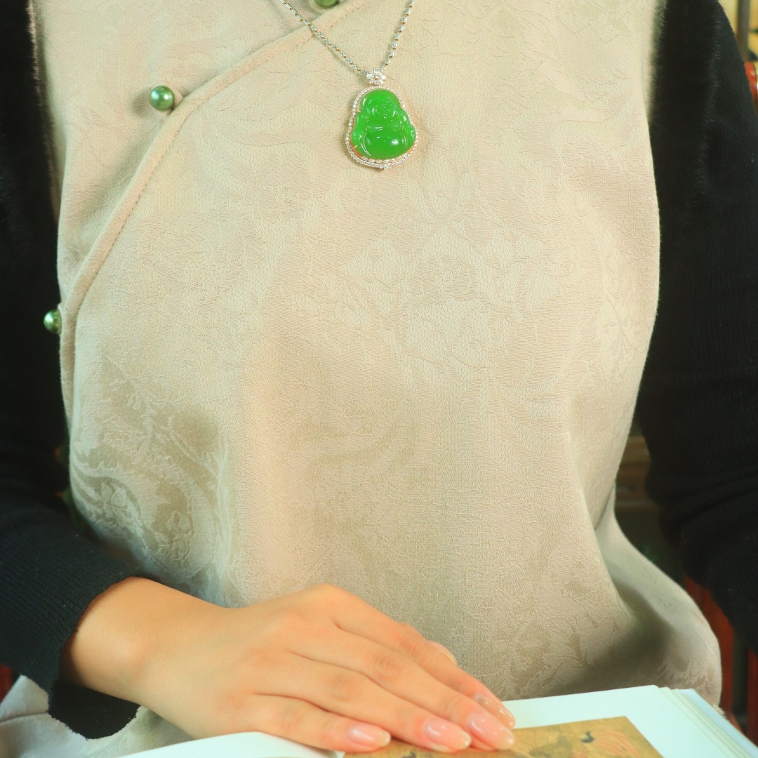 和田玉苹果绿碧玉18k金镶弥勒笑佛吊坠项链籽料挂件天然玉石小佛