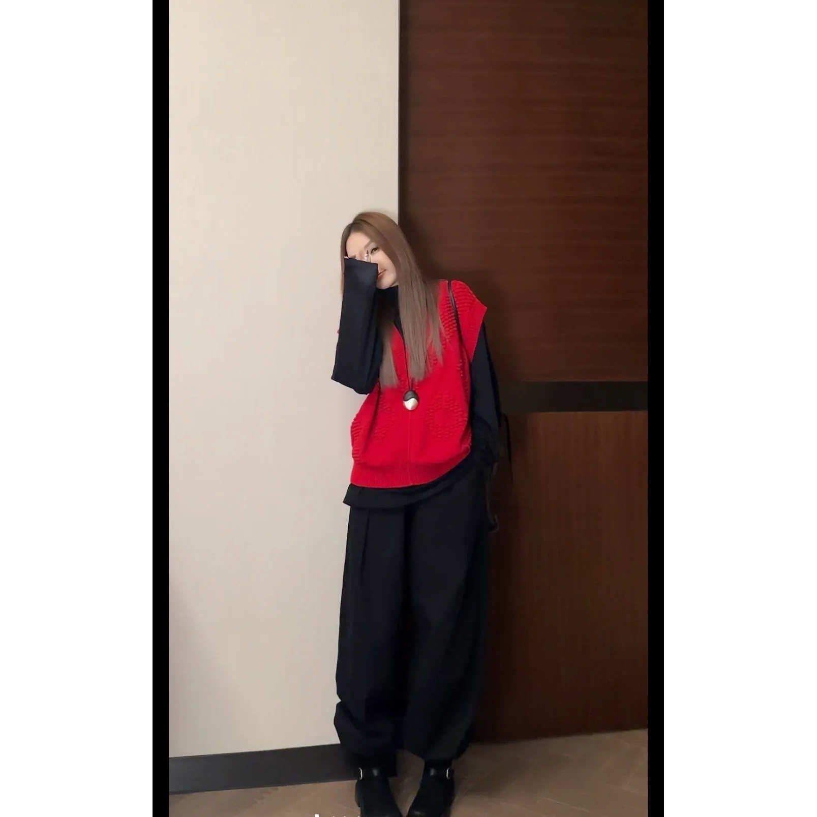 AMAZING IN | 棉质 | 立体谷波搬针V领背心 A250630-AI56BTT4506