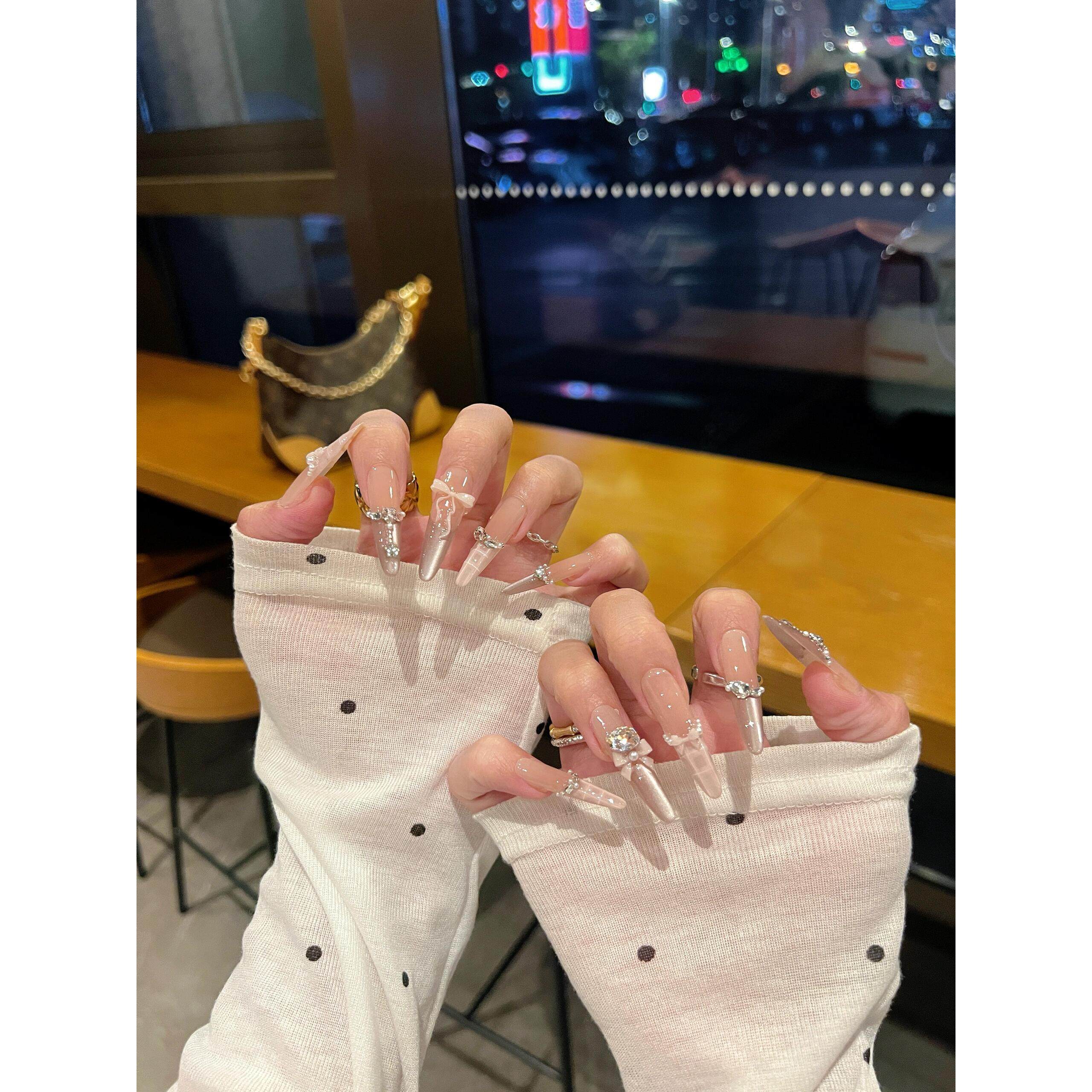 2026新款纯手工穿戴甲粉色猫眼闪钻蝴蝶结长款甲片券后16.9元