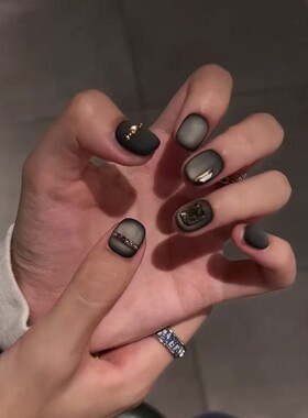 【暗夜】纯手工穿戴甲黑色磨砂短款玻璃珠猫眼爆闪高级钻显白美甲