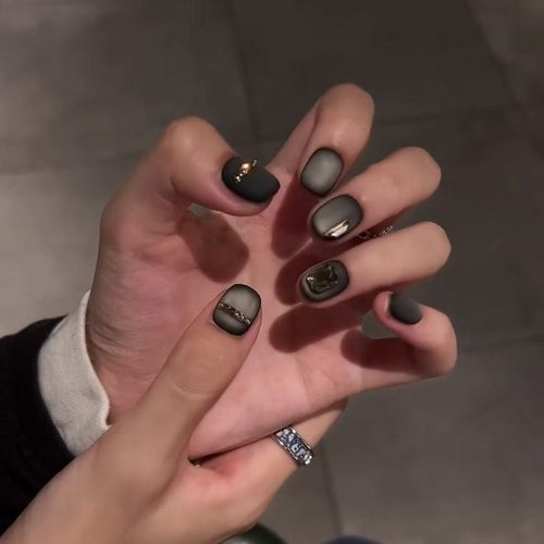 【暗夜】纯手工穿戴甲黑色磨砂短款玻璃珠猫眼爆闪高级钻显白美甲
