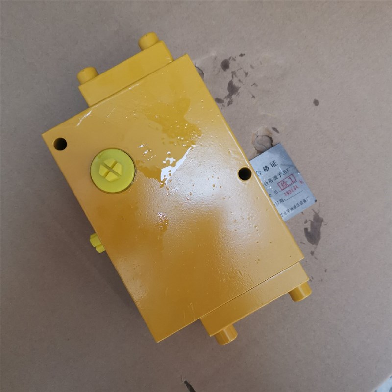 徐工吊车配件大全原厂8吨12吨16吨变幅油缸平衡阀平衡锁液压阀