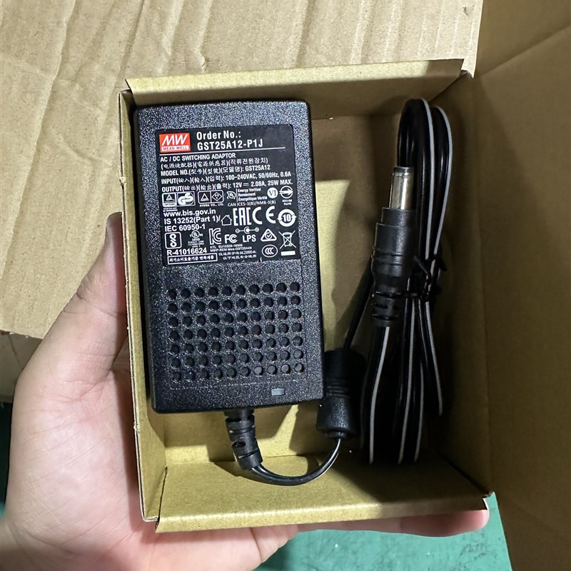 明纬GST25A12-P1J 明纬电源25W12V2A 数量300个 全新正品货
