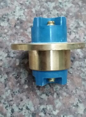 热电敏接线柱,电机160KW  大圆部分直径是64mm    法兰 72*3