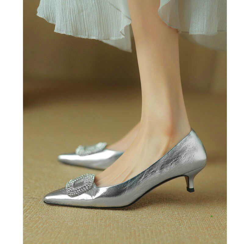 水钻方扣低跟高跟鞋女2025新款春夏法式气质T尖头细跟单鞋银色