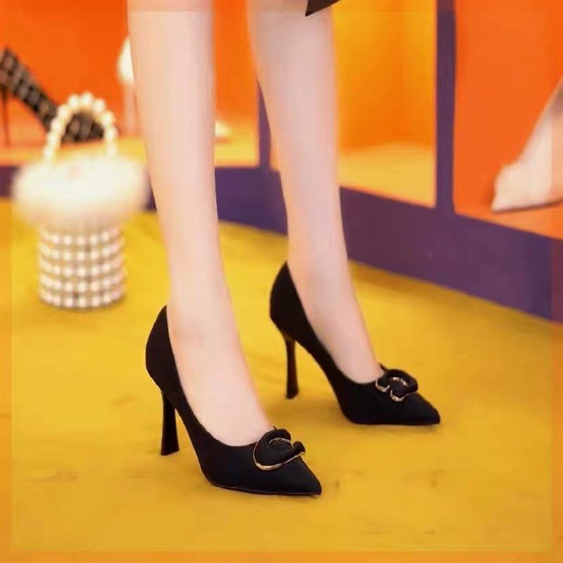 工作鞋名媛气质高跟鞋女2024秋季新款尖头金属扣色高级感细跟单鞋