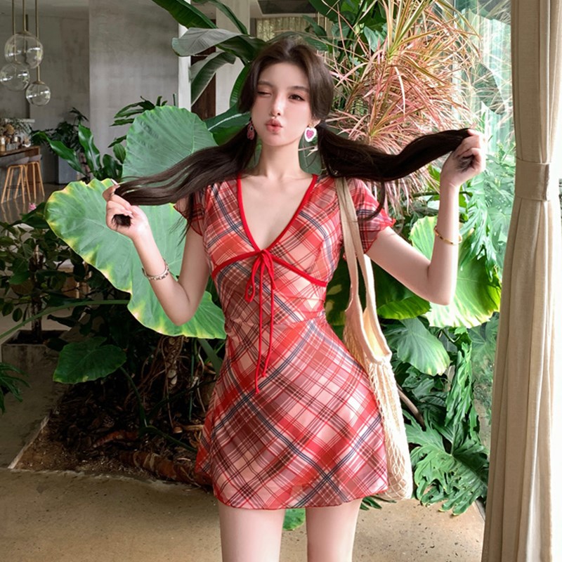 大渔 2025新款少女格纹裙式连体泳装纯欲显瘦保守温泉Z度假泳衣女