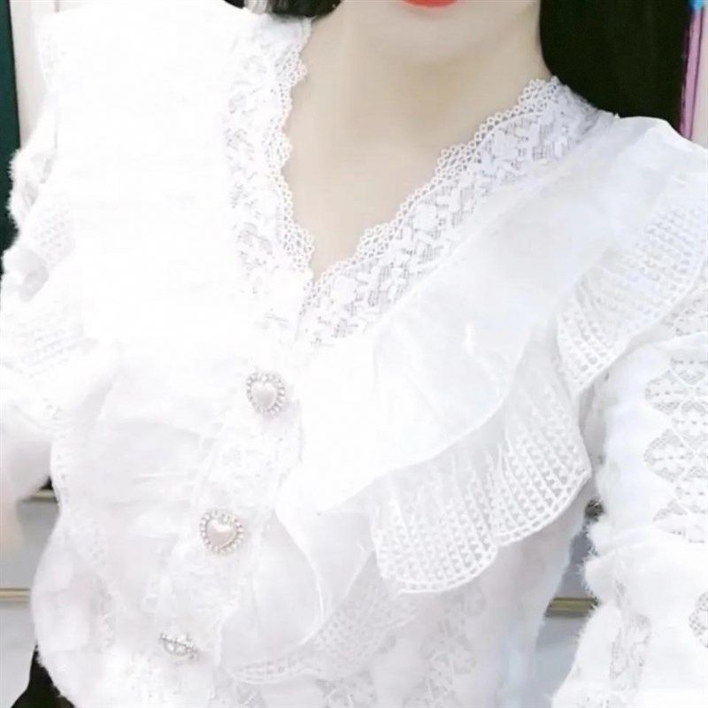 雷蕾丝花边2024新款打底衫女春秋季百搭法式荷叶边小V领洋气外穿